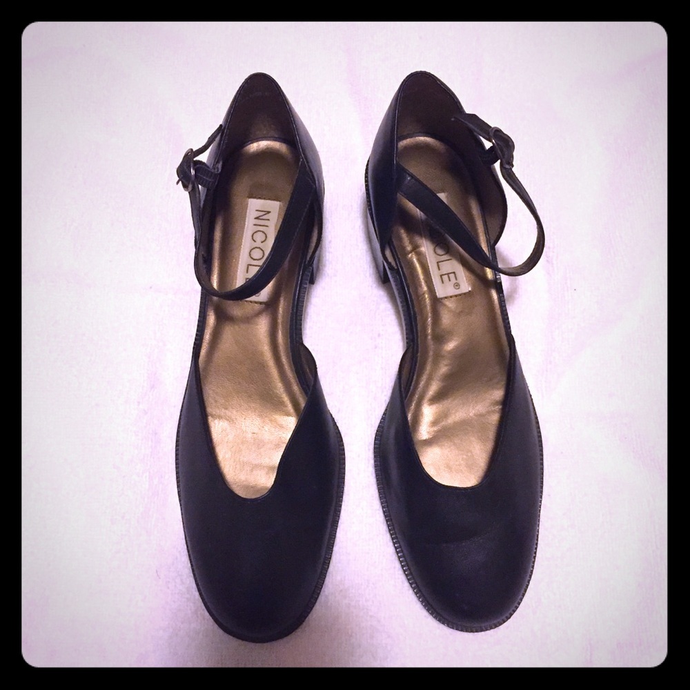 🚫SOLD🚫 Black Chunky heels with ankle straps by Nicole